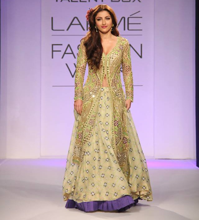 Soha Ali Khan Zari Work Green Semi Stitched Bollywood Style Suit 